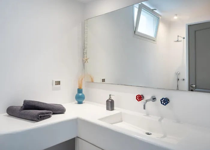 Luna Rossa Milos - Lavender Apartment